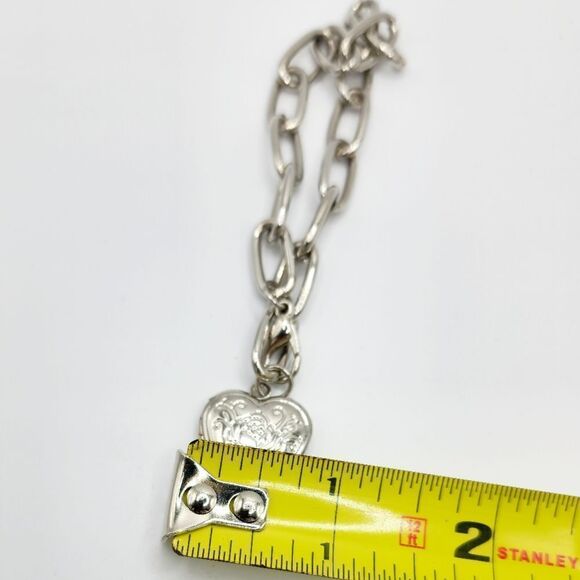 Silver paperclip chain heart charm bracelet - Picture 8 of 8